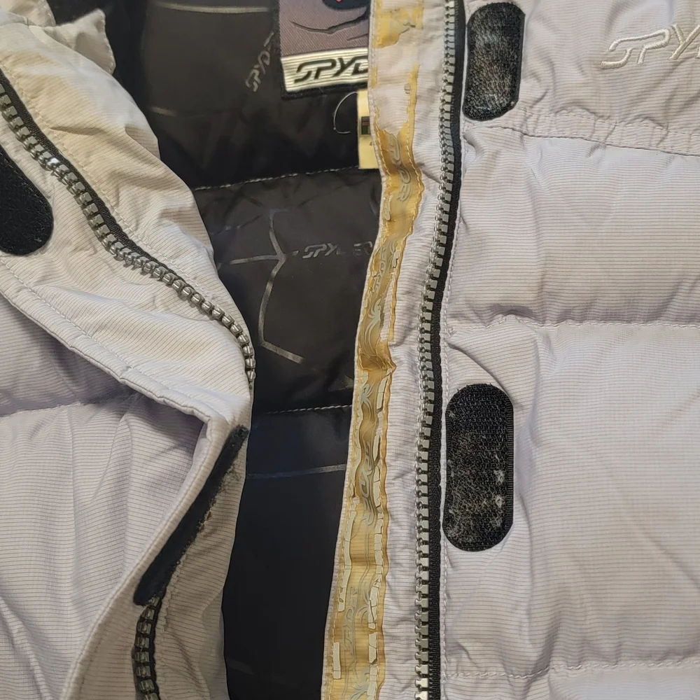 Spyder 700 fill power down puffer vest with zipper velcro closure and 2 pockets - Picture 7 of 9